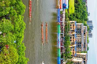 及时雨！法兰克福此前4连败&5场不胜，踢拜仁5-1一扫阴霾！